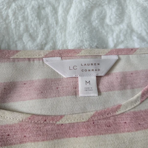 LC Lauren Conrad Flowy Top - Picture 2 of 4